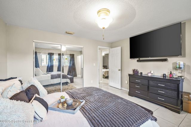 945 Burn Drive NE, Palm Bay, FL 32905