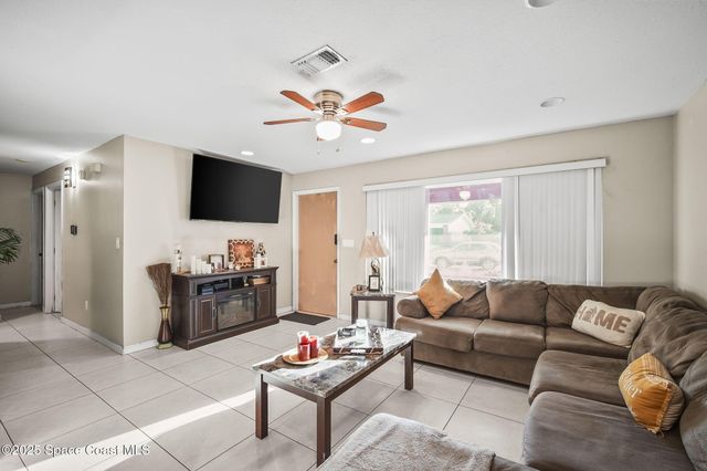 945 Burn Drive NE, Palm Bay, FL 32905