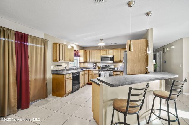 945 Burn Drive NE, Palm Bay, FL 32905