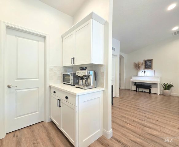 2125 Moon Shadow Dr, Caldwell, ID 83607