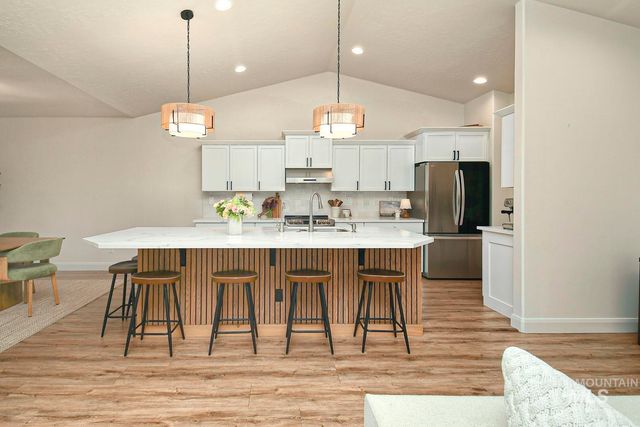 2125 Moon Shadow Dr, Caldwell, ID 83607