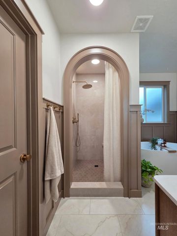 2125 Moon Shadow Dr, Caldwell, ID 83607