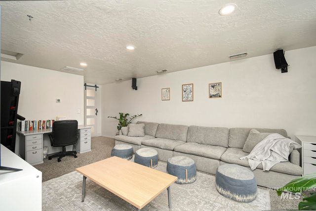 2125 Moon Shadow Dr, Caldwell, ID 83607