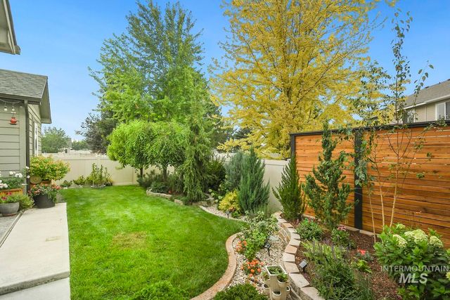 2125 Moon Shadow Dr, Caldwell, ID 83607