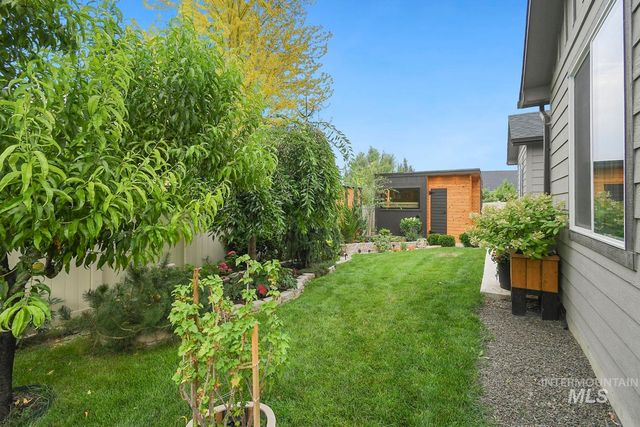 2125 Moon Shadow Dr, Caldwell, ID 83607
