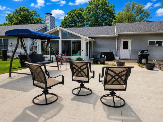 622 S 4th STREET, Silver Lake, WI 53170