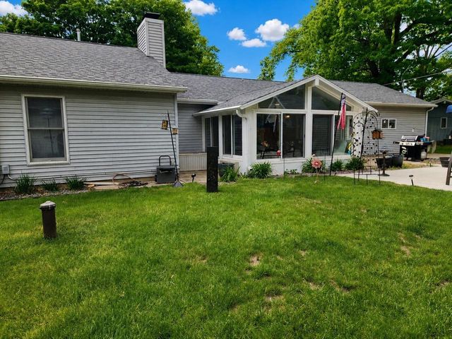 622 S 4th STREET, Silver Lake, WI 53170