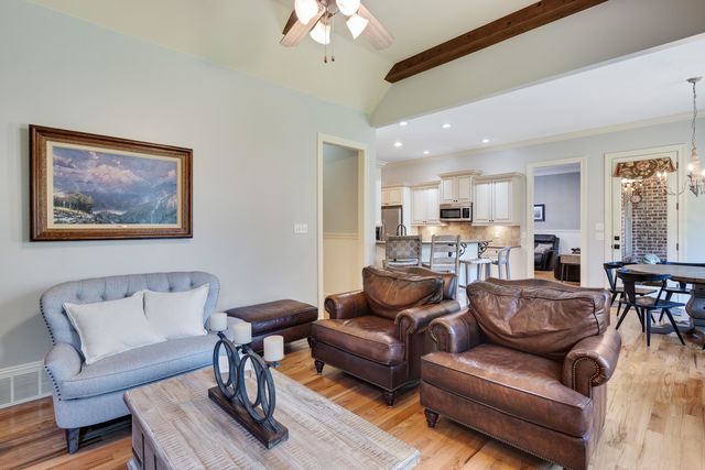 1178 IRWINS GATE DR, Collierville, TN 38017