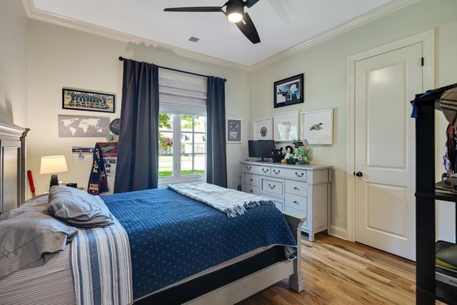 1178 IRWINS GATE DR, Collierville, TN 38017