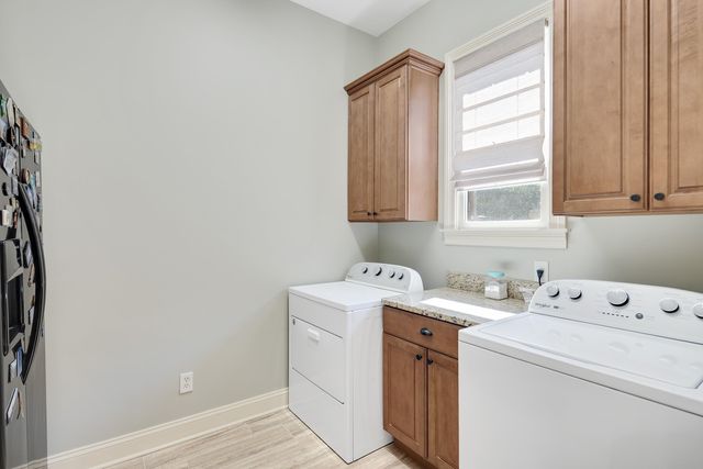 1178 IRWINS GATE DR, Collierville, TN 38017