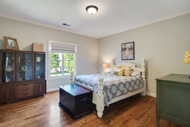 1178 IRWINS GATE DR, Collierville, TN 38017