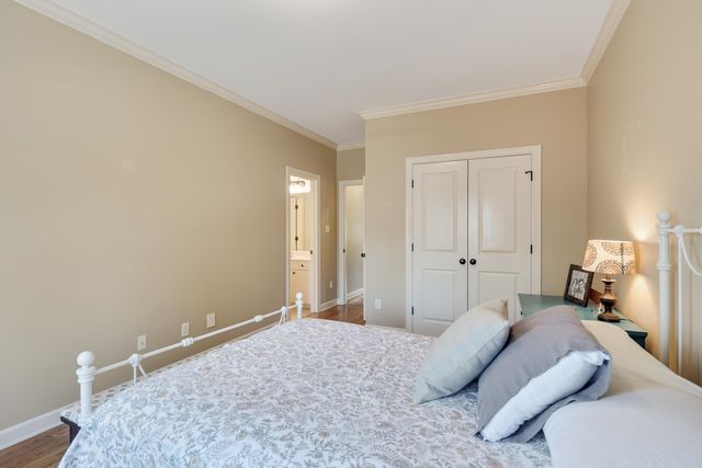 1178 IRWINS GATE DR, Collierville, TN 38017