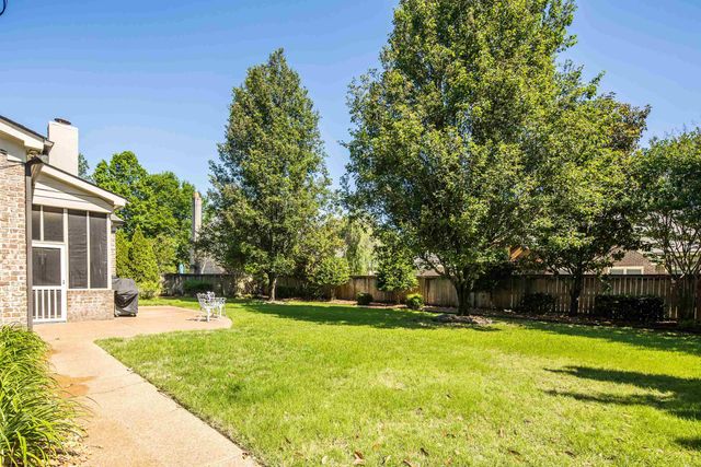 1178 IRWINS GATE DR, Collierville, TN 38017