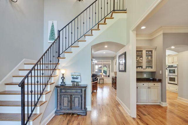1178 IRWINS GATE DR, Collierville, TN 38017