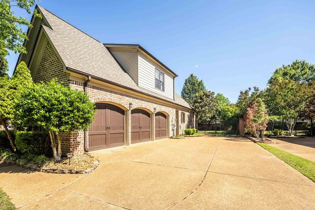 1178 IRWINS GATE DR, Collierville, TN 38017