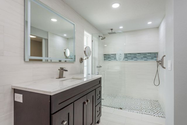 108 DOLPHIN DRIVE E, Oldsmar, FL 34677