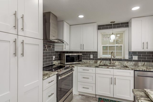 108 DOLPHIN DRIVE E, Oldsmar, FL 34677