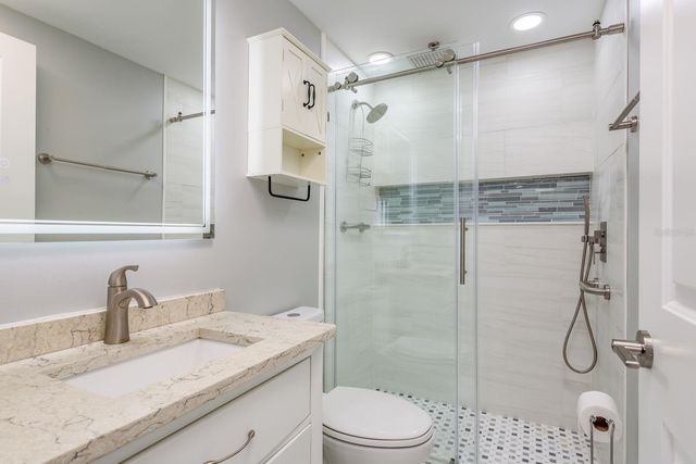 108 DOLPHIN DRIVE E, Oldsmar, FL 34677