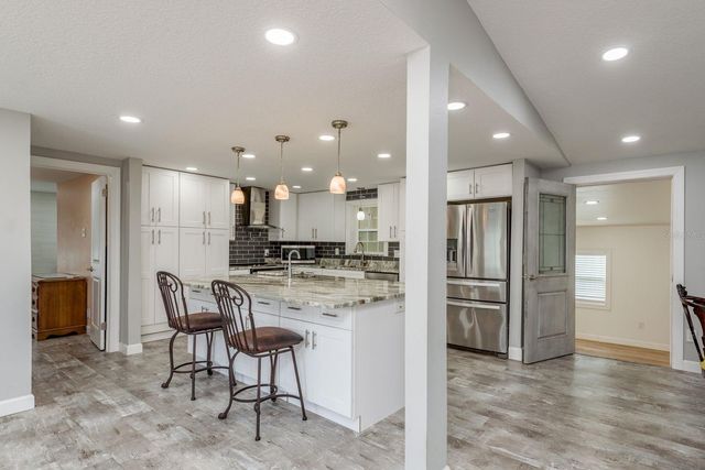 108 DOLPHIN DRIVE E, Oldsmar, FL 34677