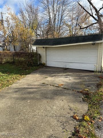 4453 E 154th Street, Cleveland, OH 44128