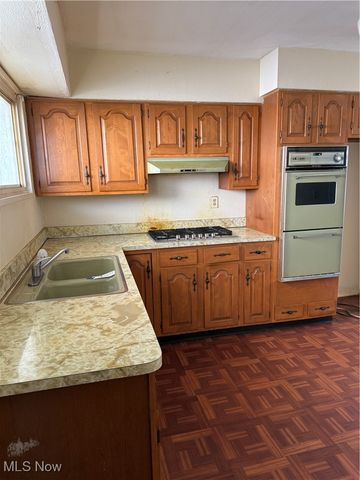 4453 E 154th Street, Cleveland, OH 44128