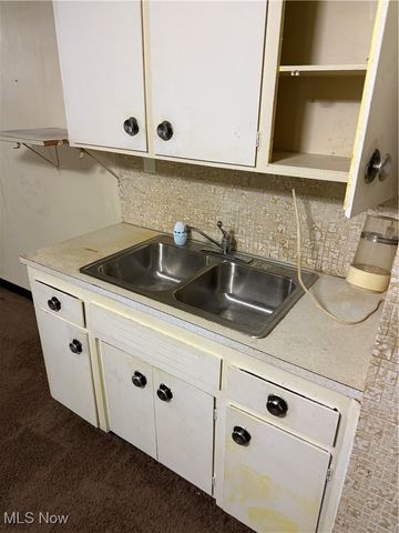 4453 E 154th Street, Cleveland, OH 44128