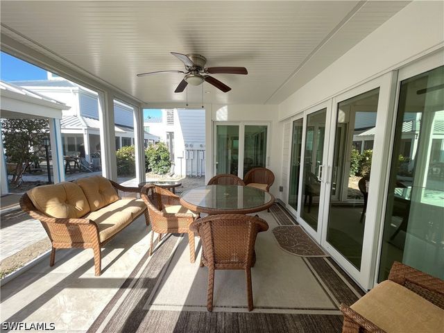 254 6TH AVE S 8, Naples, FL 34102