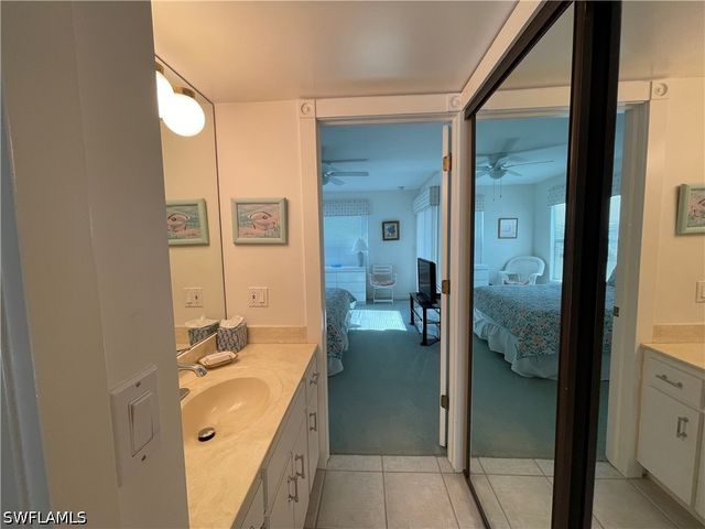 254 6TH AVE S 8, Naples, FL 34102