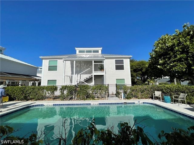 254 6TH AVE S 8, Naples, FL 34102