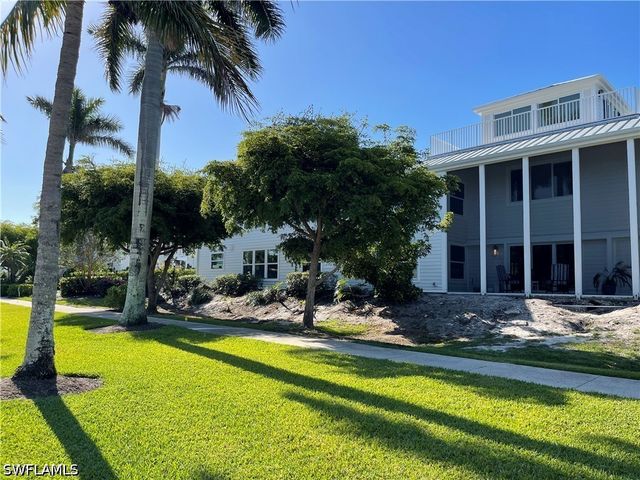 254 6TH AVE S 8, Naples, FL 34102