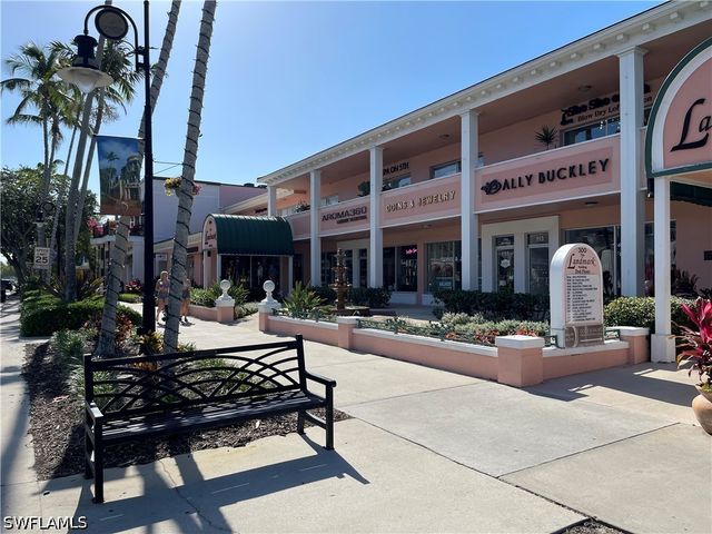 254 6TH AVE S 8, Naples, FL 34102