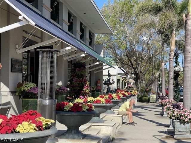 254 6TH AVE S 8, Naples, FL 34102