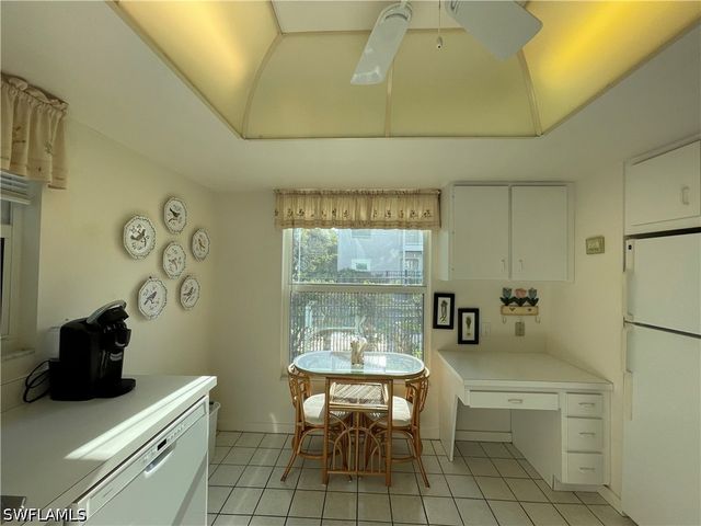 254 6TH AVE S 8, Naples, FL 34102