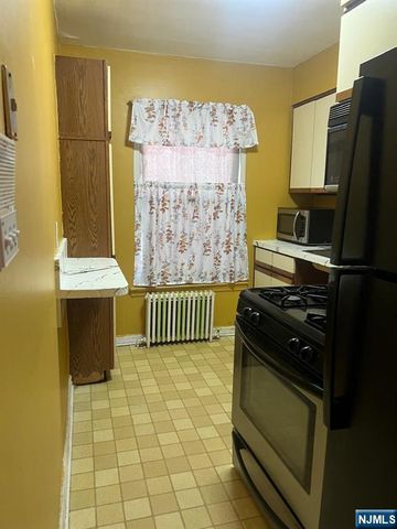 245 Passaic B-10, Passaic, NJ 07055