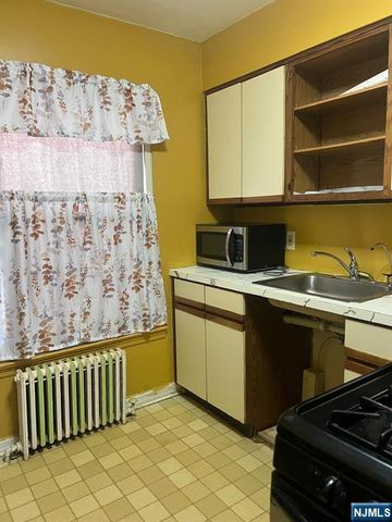 245 Passaic B-10, Passaic, NJ 07055