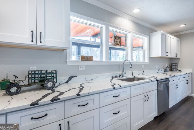 121 Haley Mountain Road, Talking Rock, GA 30175