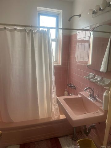355 Bronx River Road 6I, Yonkers, NY 10704