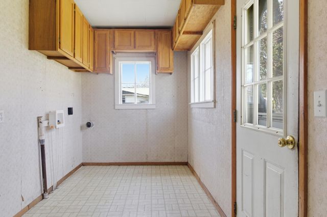 406 W Wishart Street, Monett, MO 65708