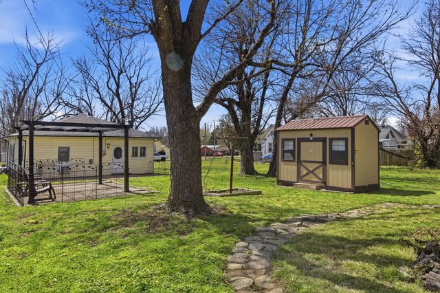 406 W Wishart Street, Monett, MO 65708