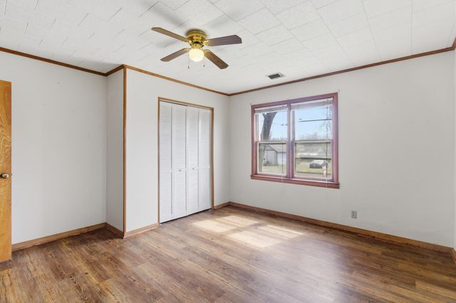 406 W Wishart Street, Monett, MO 65708