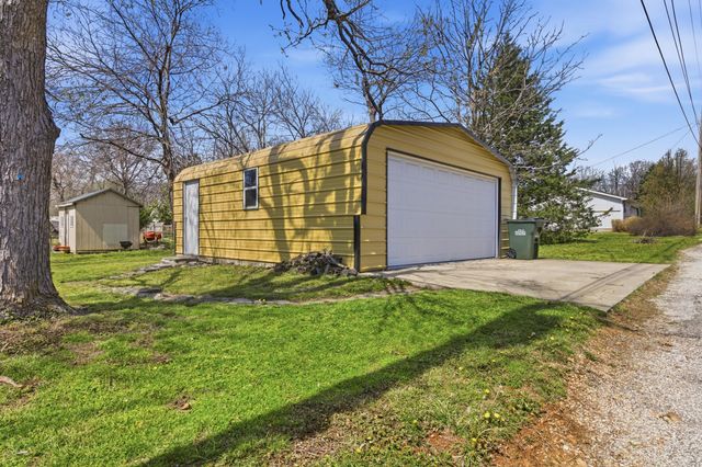 406 W Wishart Street, Monett, MO 65708