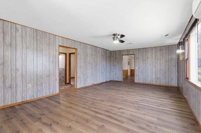 406 W Wishart Street, Monett, MO 65708