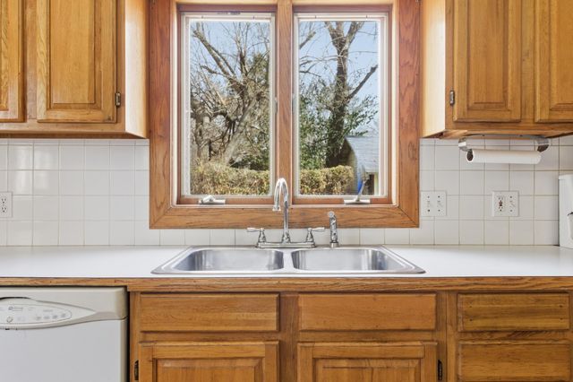 406 W Wishart Street, Monett, MO 65708