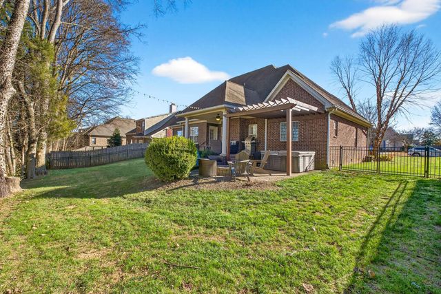 1007 Nealcrest Cir, Spring Hill, TN 37174