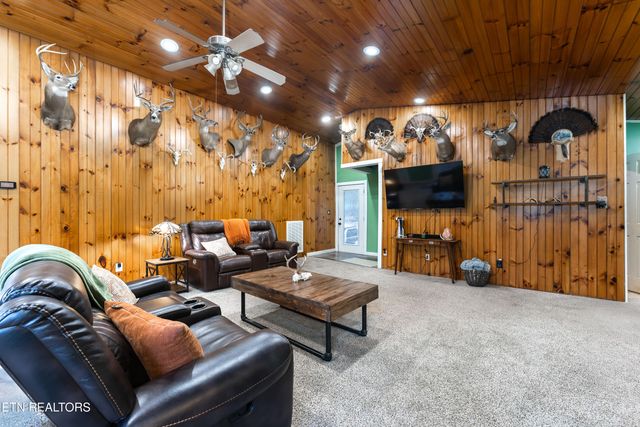 257 N Dark Hollow Rd, Andersonville, TN 37705