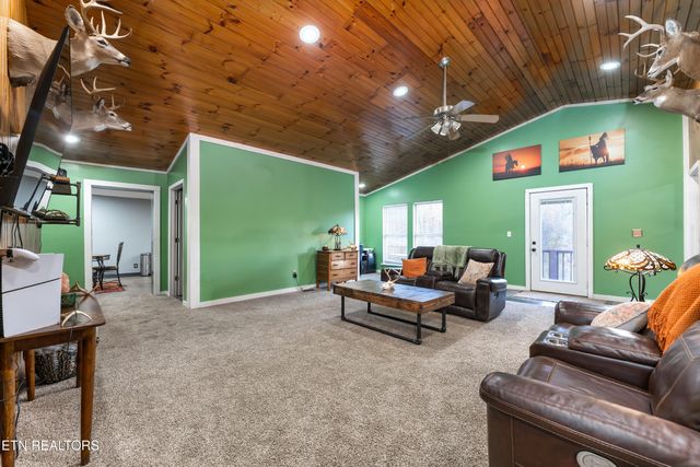 257 N Dark Hollow Rd, Andersonville, TN 37705