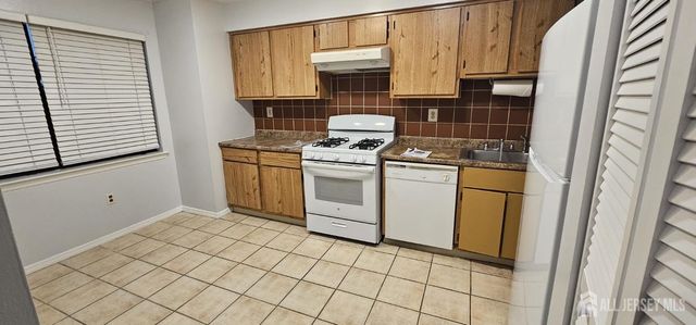 1909 Raspberry Court, Edison, NJ 08817