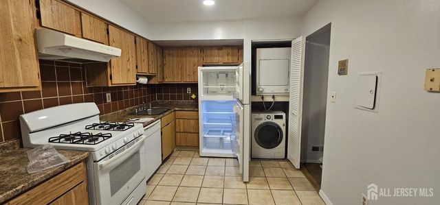 1909 Raspberry Court, Edison, NJ 08817