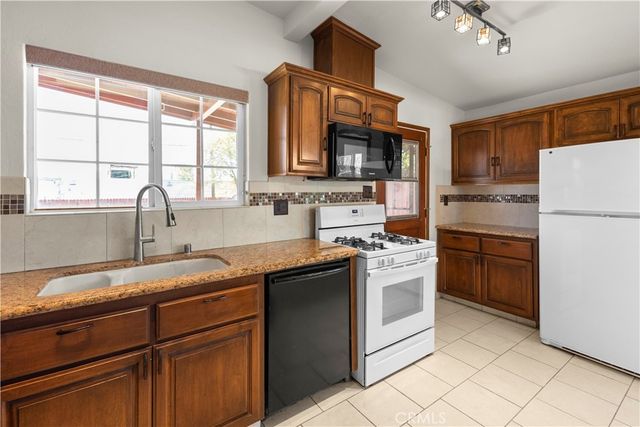 26919 Messina, Highland, CA 92346