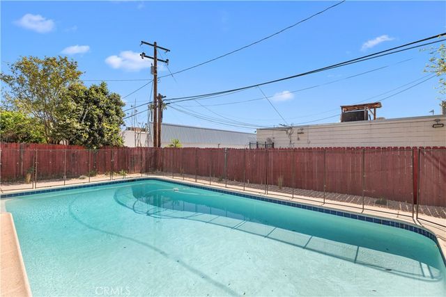 26919 Messina, Highland, CA 92346